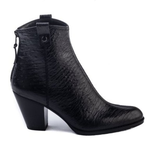 stuart weitzman short boots